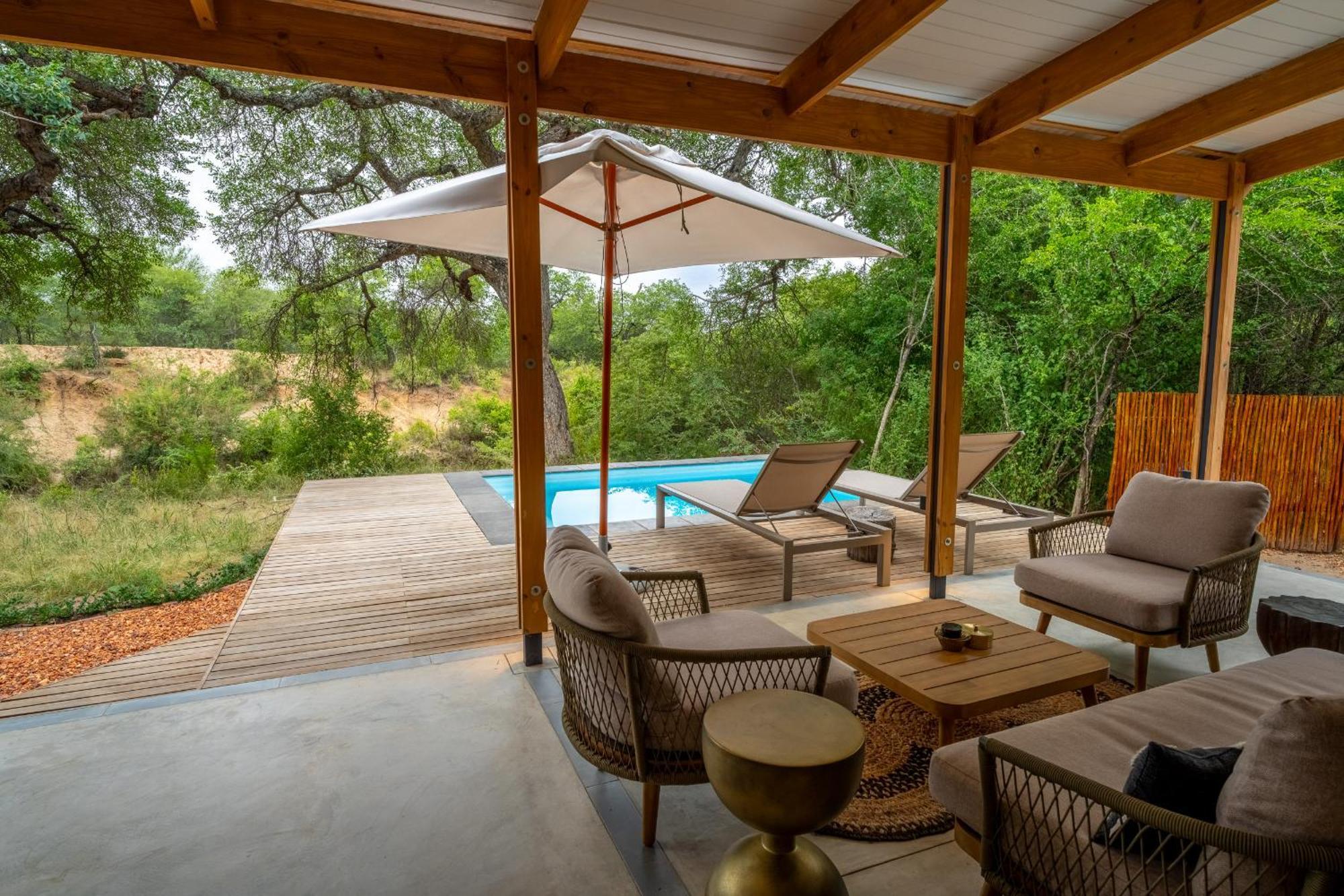 Nomads Den Private Villa With Heated Pool On Hoedspruit Wildlife Estate Riverbed Экстерьер фото