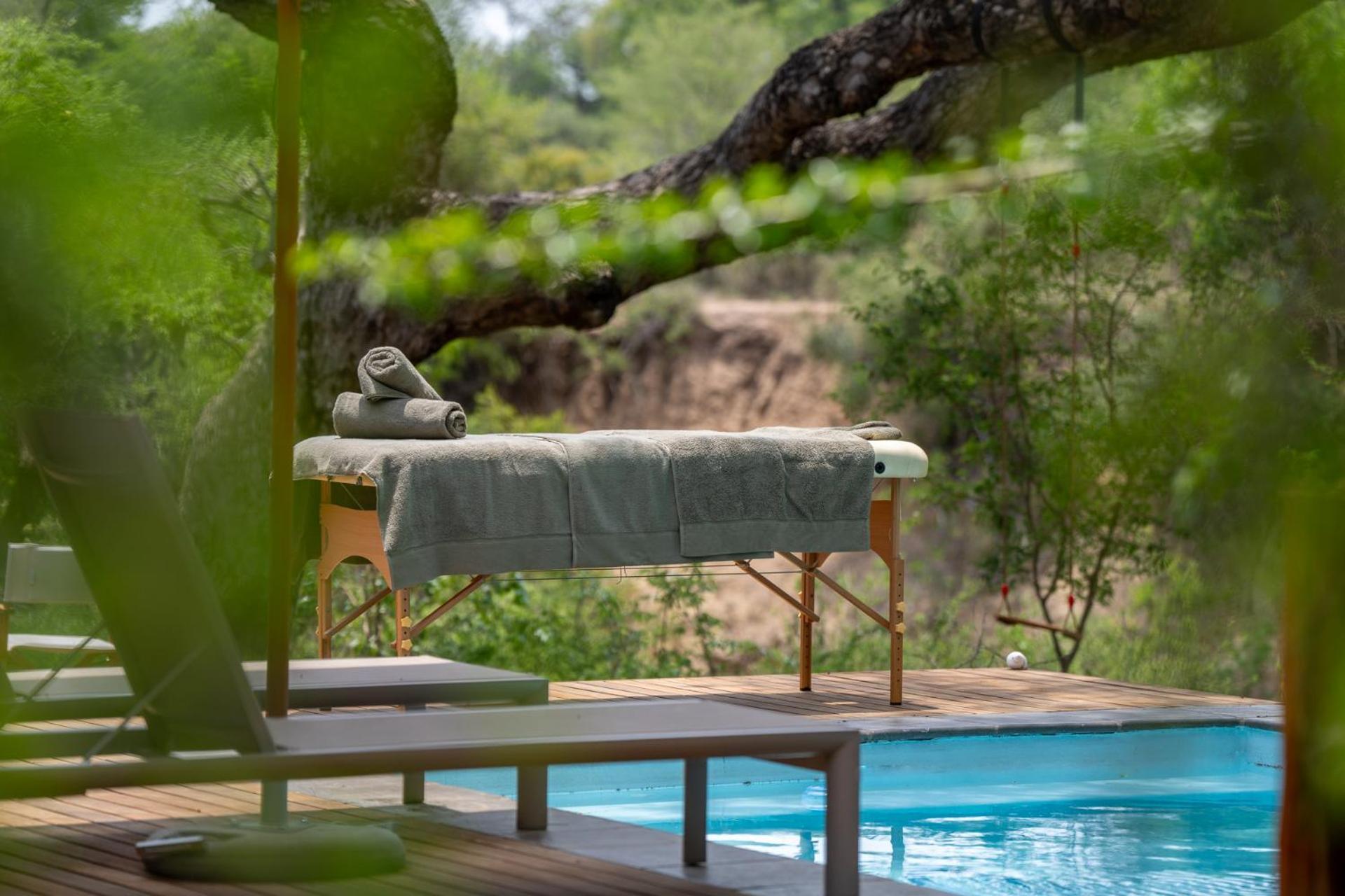 Nomads Den Private Villa With Heated Pool On Hoedspruit Wildlife Estate Riverbed Экстерьер фото