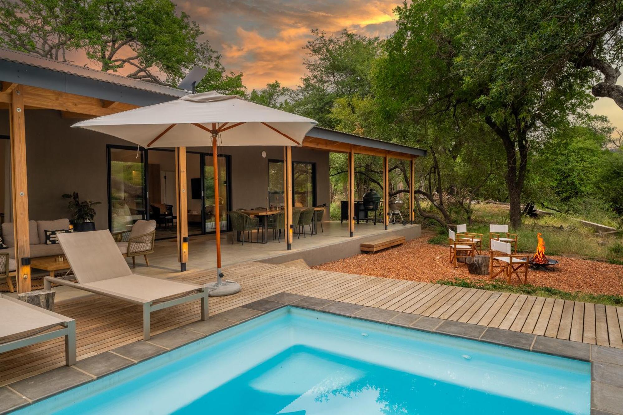 Nomads Den Private Villa With Heated Pool On Hoedspruit Wildlife Estate Riverbed Номер фото