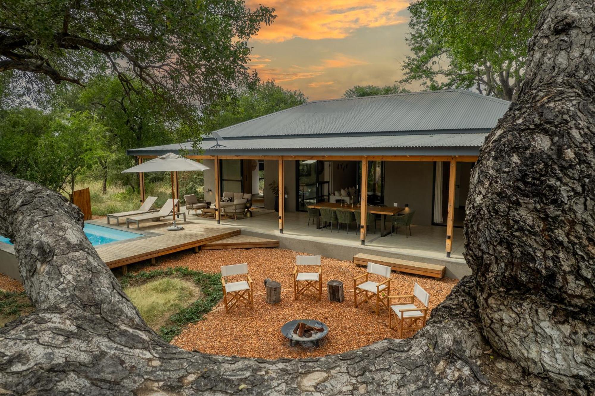 Nomads Den Private Villa With Heated Pool On Hoedspruit Wildlife Estate Riverbed Номер фото